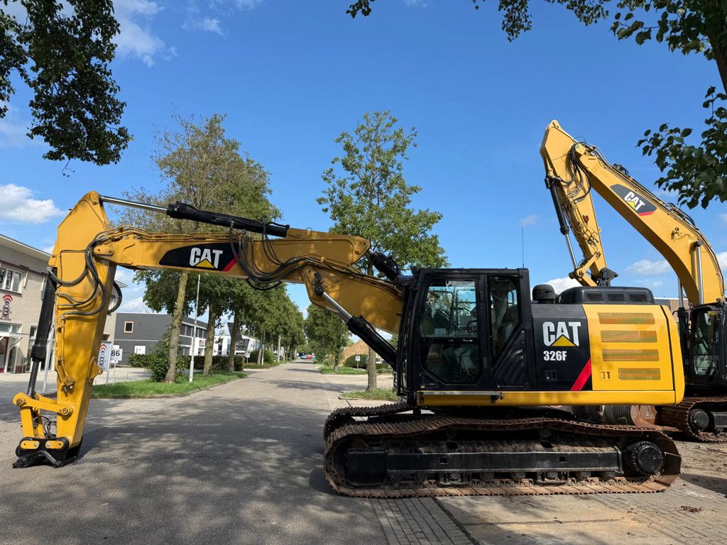 Caterpillar 326F