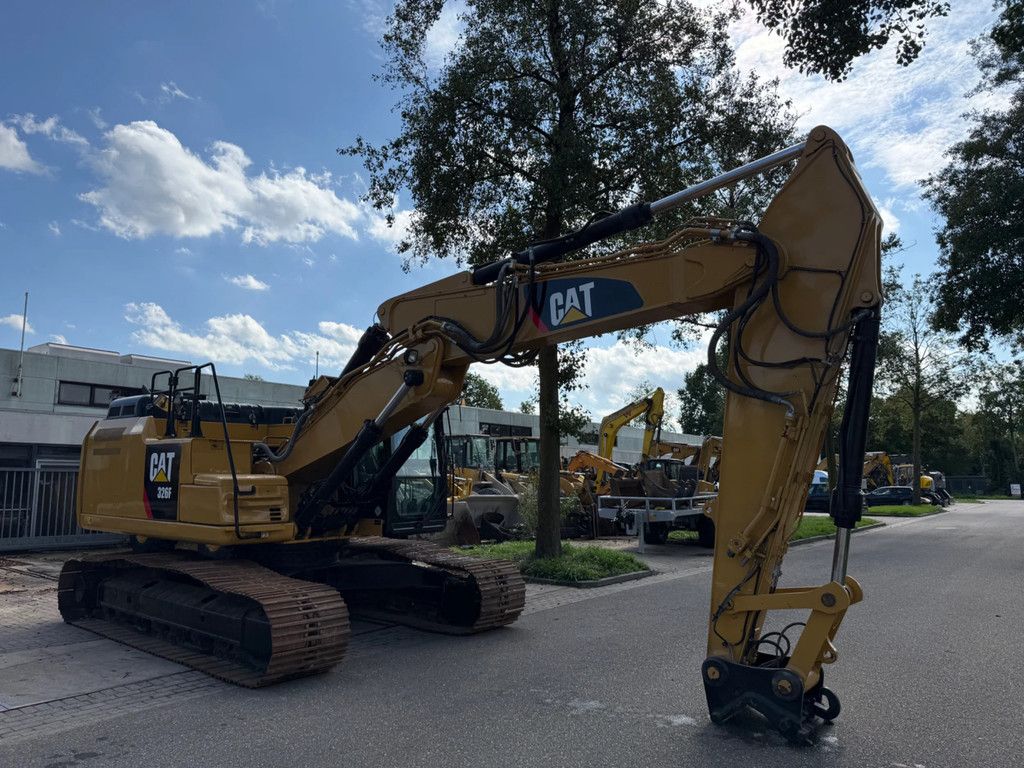 Caterpillar 326F