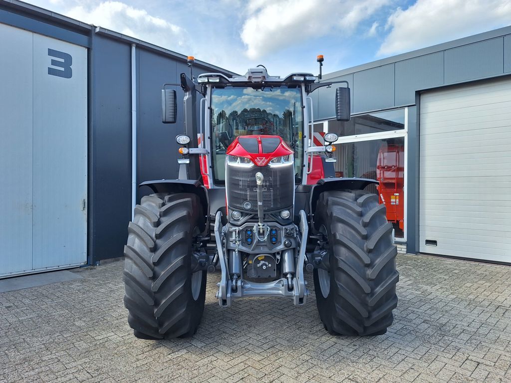 Massey Ferguson 8S.225 XTRA DYNA-VT EXCLUSIVE