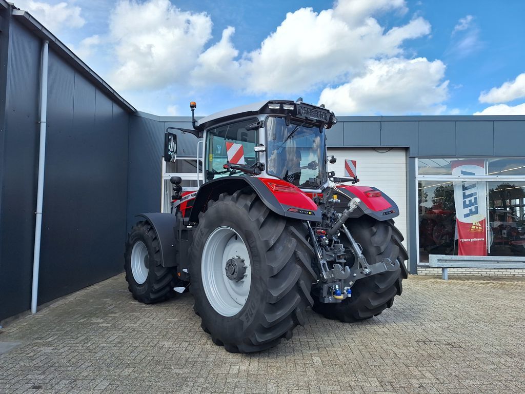 Massey Ferguson 8S.225 XTRA DYNA-VT EXCLUSIVE