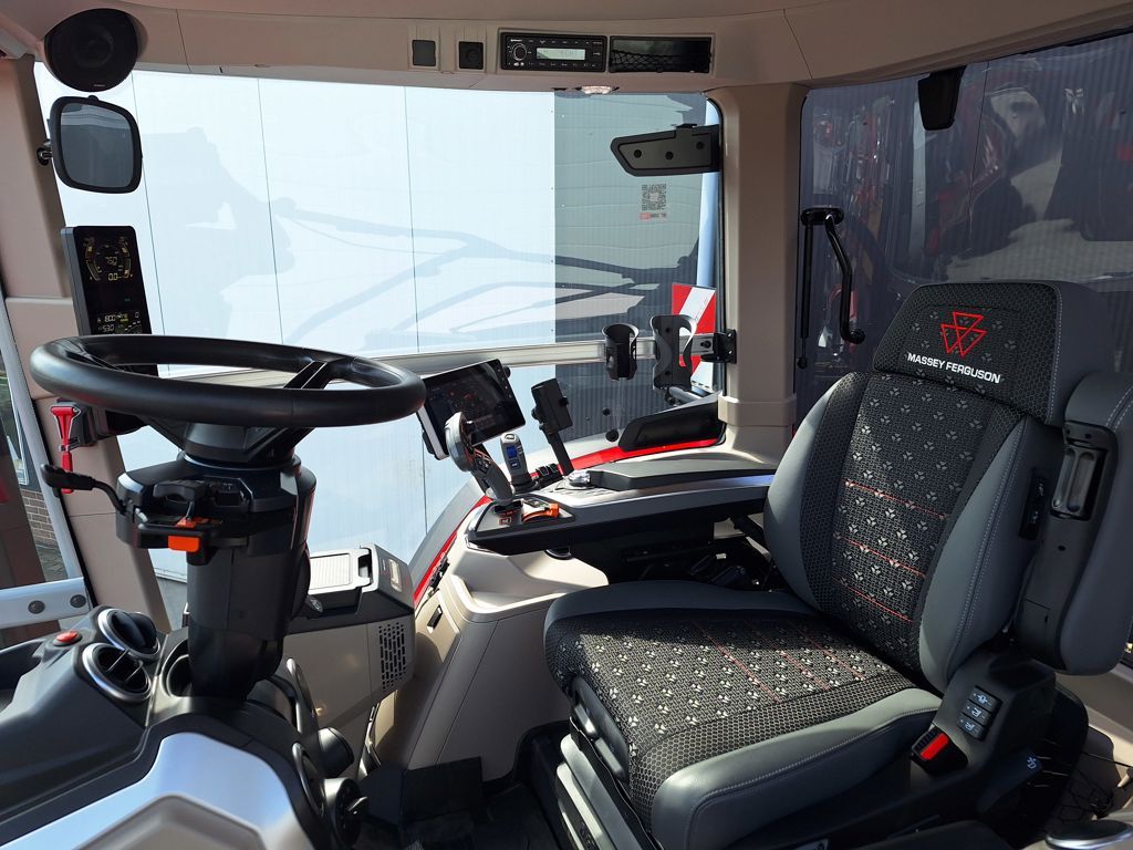 Massey Ferguson 8S.225 XTRA DYNA-VT EXCLUSIVE