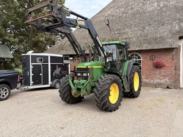 John deere 6810