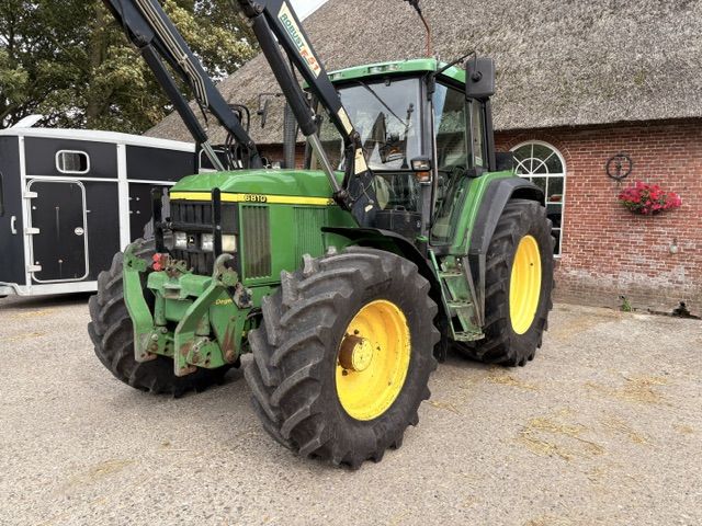 John deere 6810