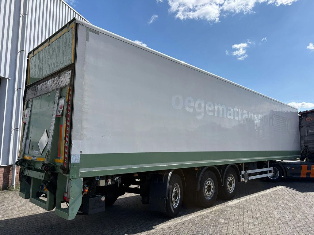 Pacton TBD.3 13.6M Liftas + Stuuras 2.500KG Laadklep