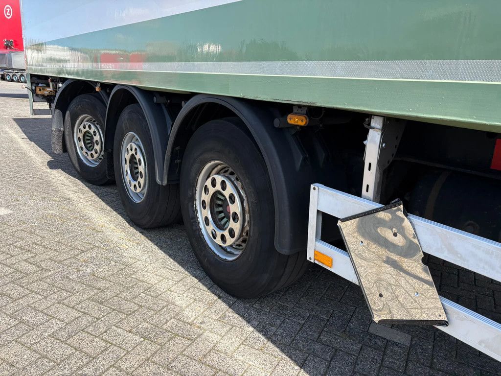 Pacton TBD.3 13.6M Liftas + Stuuras 2.500KG Laadklep