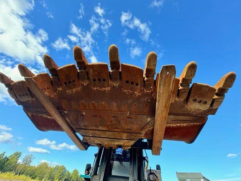 CAT 988H Rockbucket