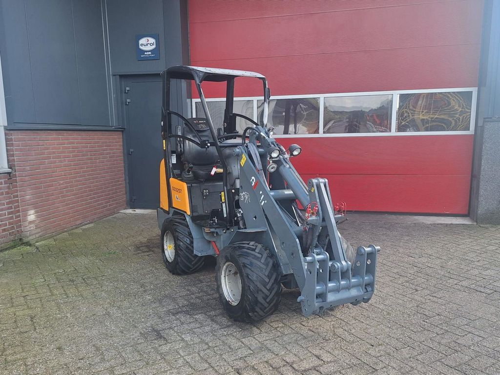 Giant D332ST