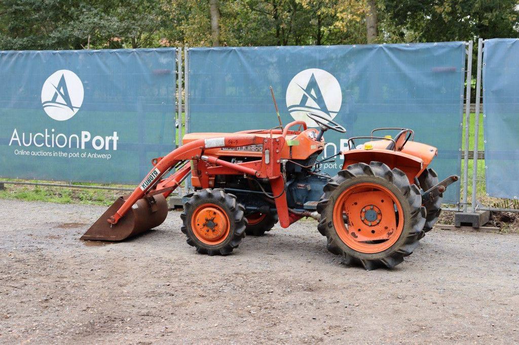 Kubota L2000DT Kleintraktor Diesel 20 PS mit Frontlader