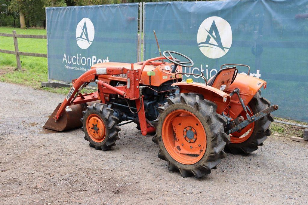 Kubota L2000DT Kleintraktor Diesel 20 PS mit Frontlader