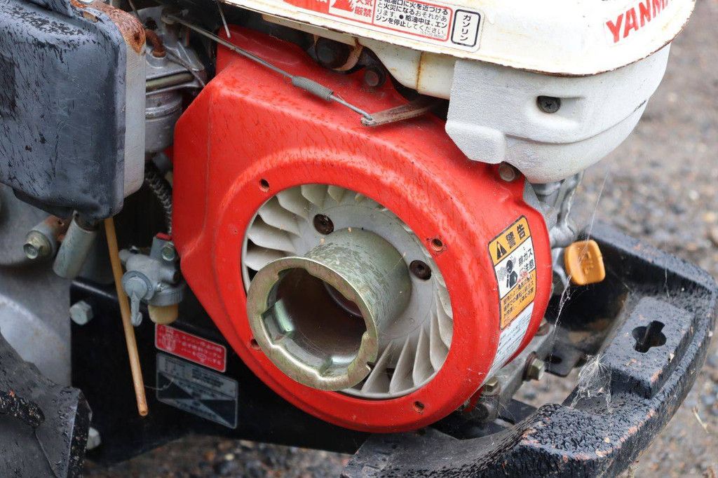 Motoculteur Yanmar MRT6RZ Benzin 5 PS mit Grubber