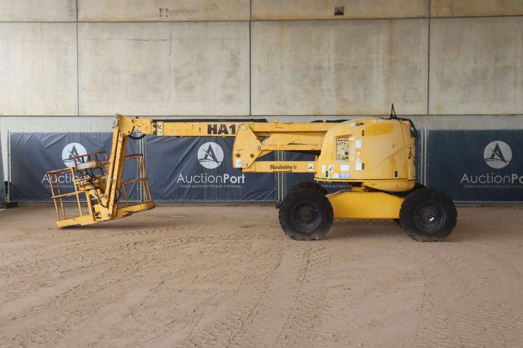 Articulating boom lift Haulotte HA18 PX Diesel 17.3m 2001