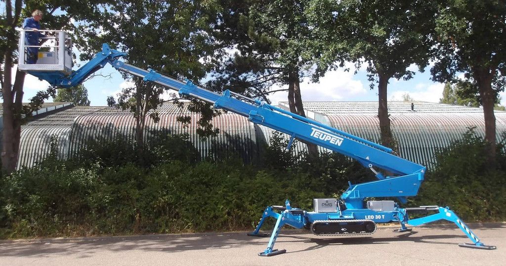 Kettenhubschrauber Teupen Leo30T 2011