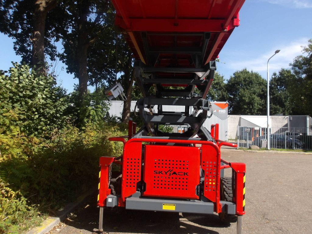 Schaarhoogwerker SkyJack SJ9250RT Diesel 17.24m 2015