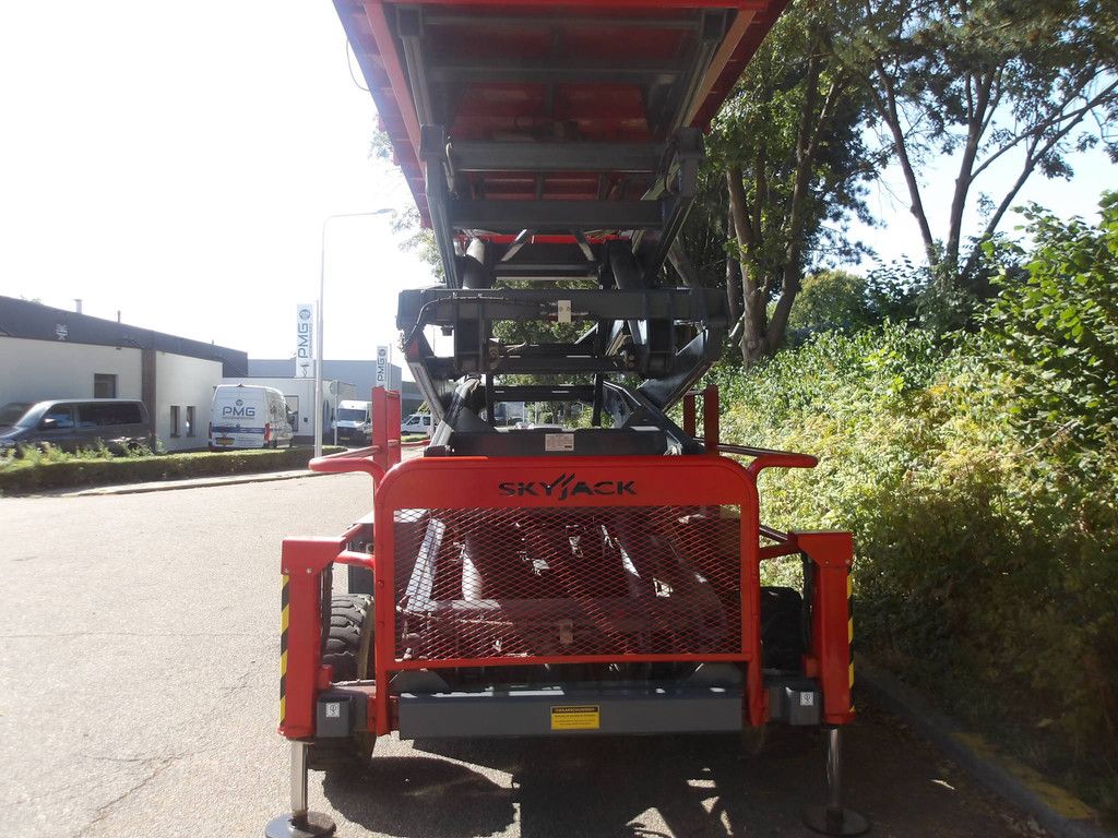 Schaarhoogwerker SkyJack SJ9250RT Diesel 17.24m 2015