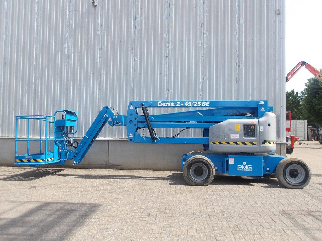 Kniktelescoophoogwerker Genie Z-45/25 Bi-energy 15.87m 2014