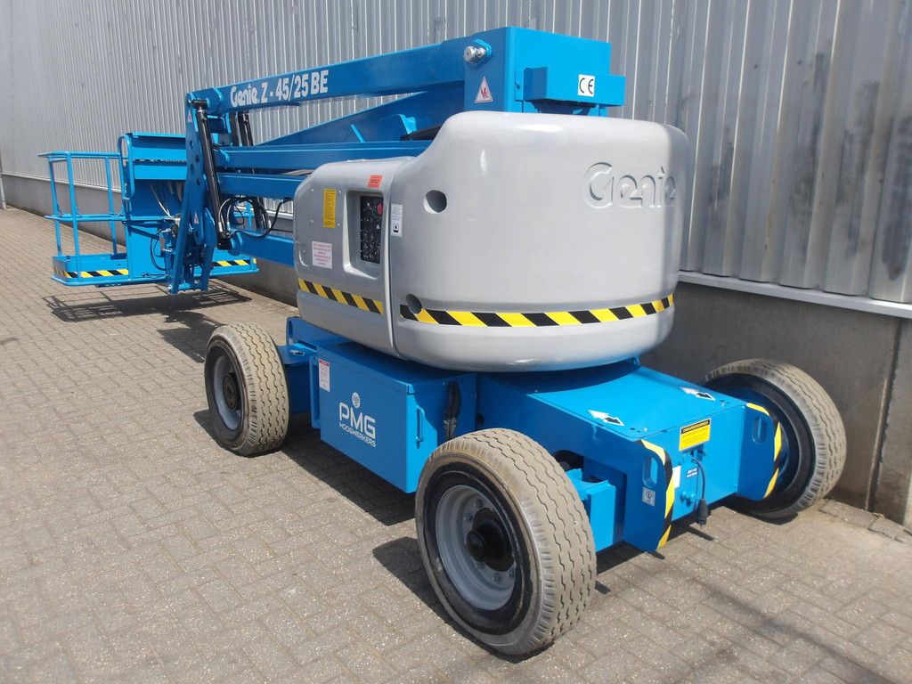 Kniktelescoophoogwerker Genie Z-45/25 Bi-energy 15.87m 2014