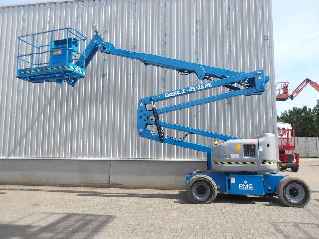 Kniktelescoophoogwerker Genie Z-45/25 Bi-energy 15.87m 2014