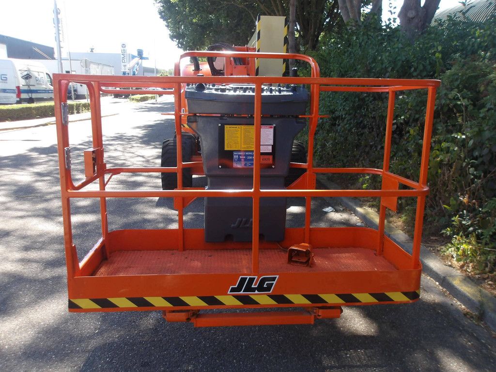 JLG 450AJ Diesel Articulated Boom Lift 15.72m 2008