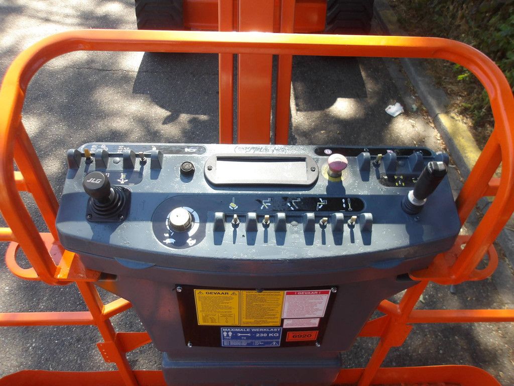 JLG 450AJ Diesel Articulated Boom Lift 15.72m 2008