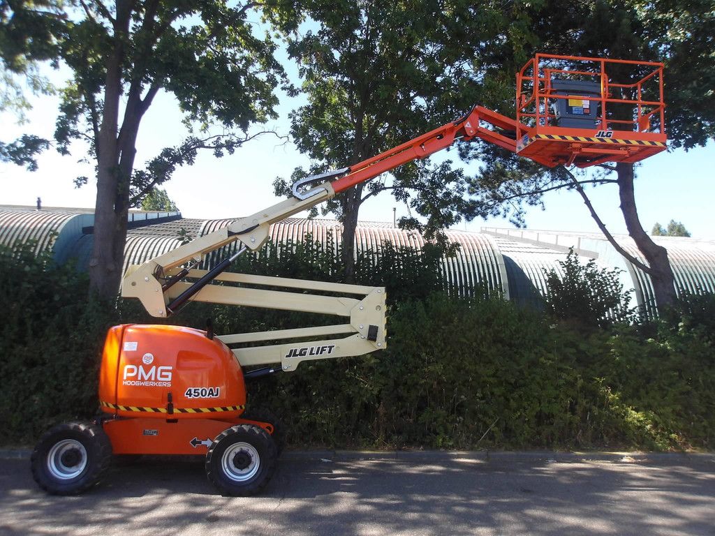 JLG 450AJ Diesel Articulated Boom Lift 15.72m 2008