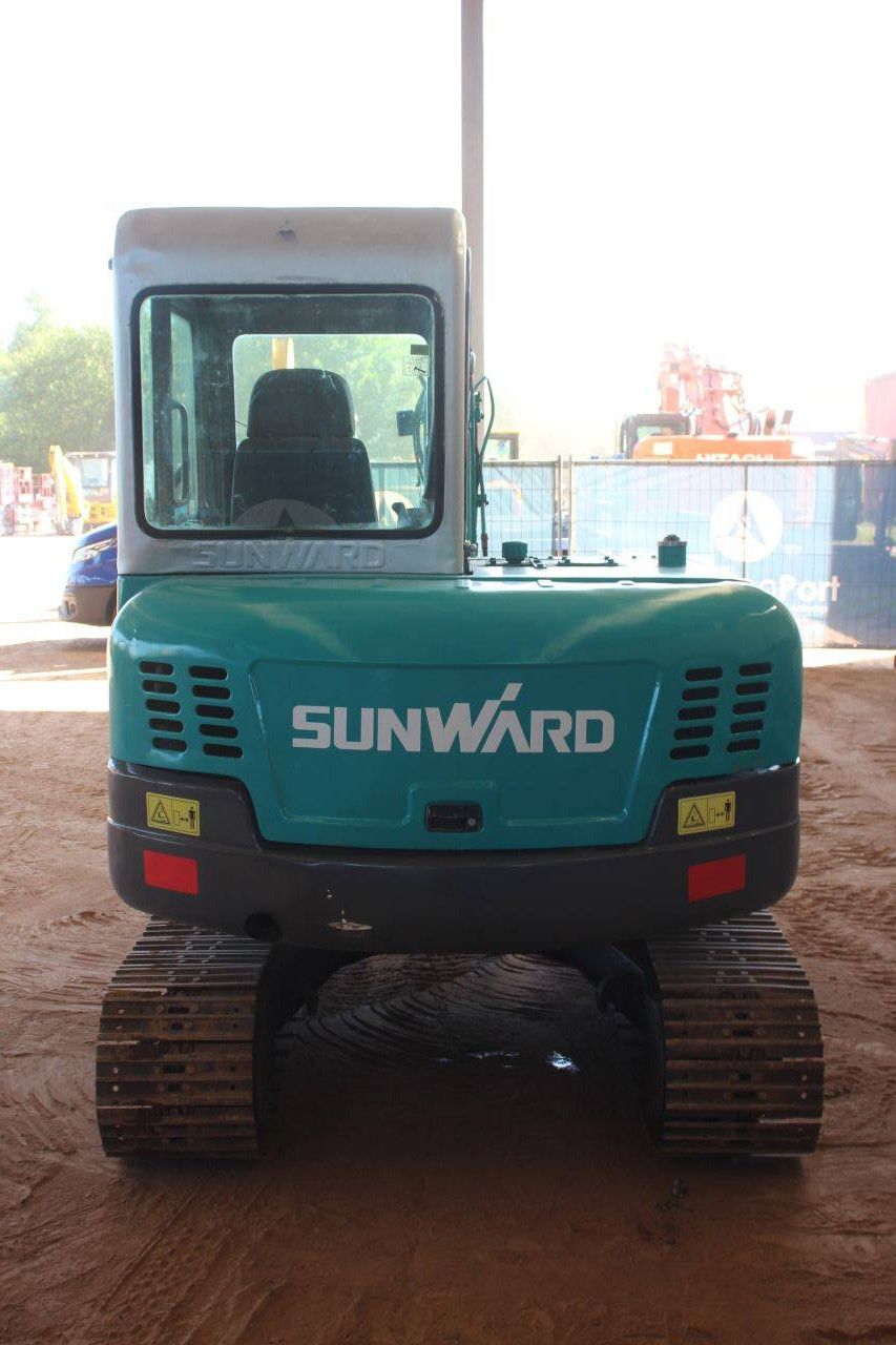 Rupsgraafmachine Sunward SWE50H Diesel 25.8kW
