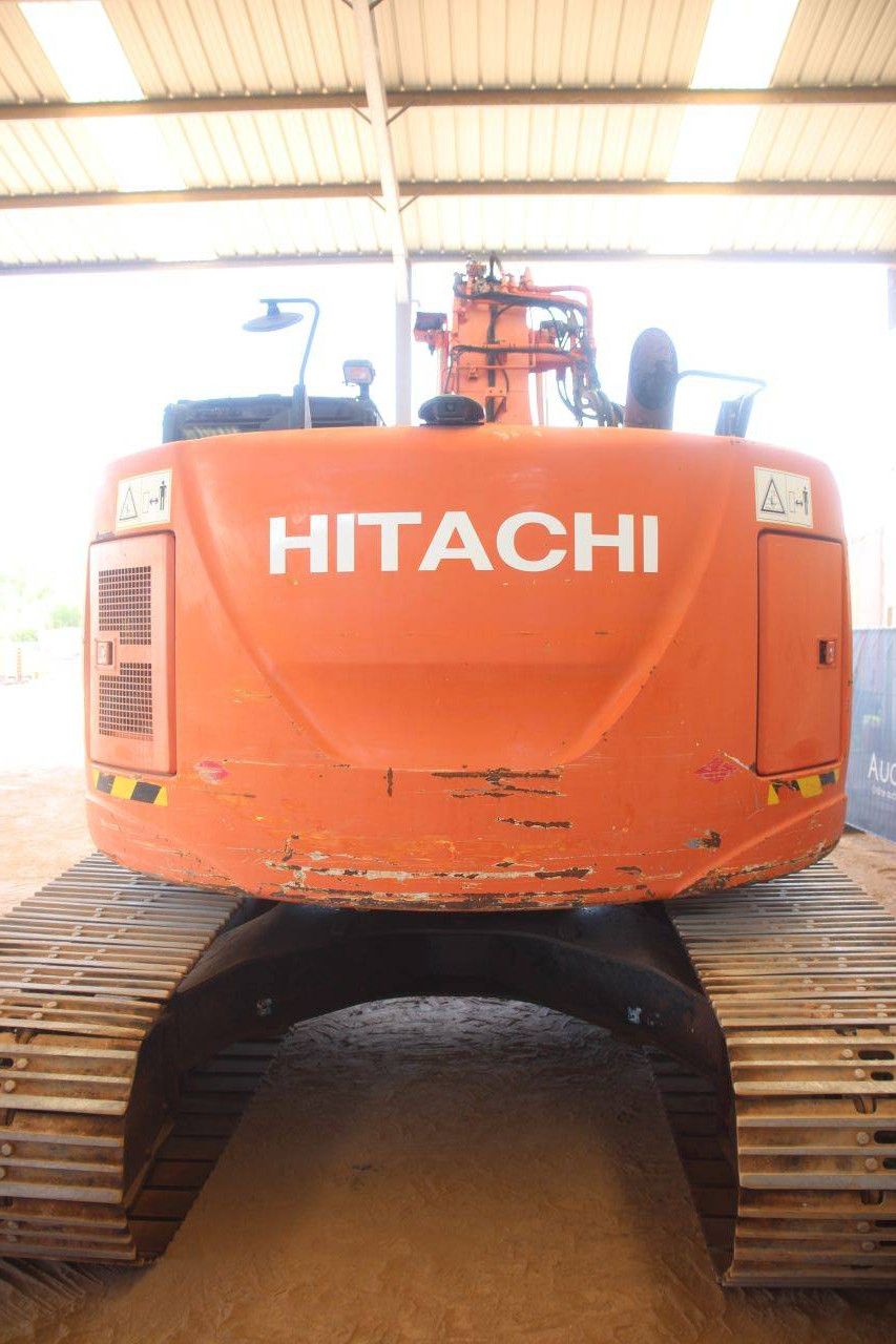 Rupsgraafmachine Hitachi ZX225USLC-5B Diesel 122kW 2014