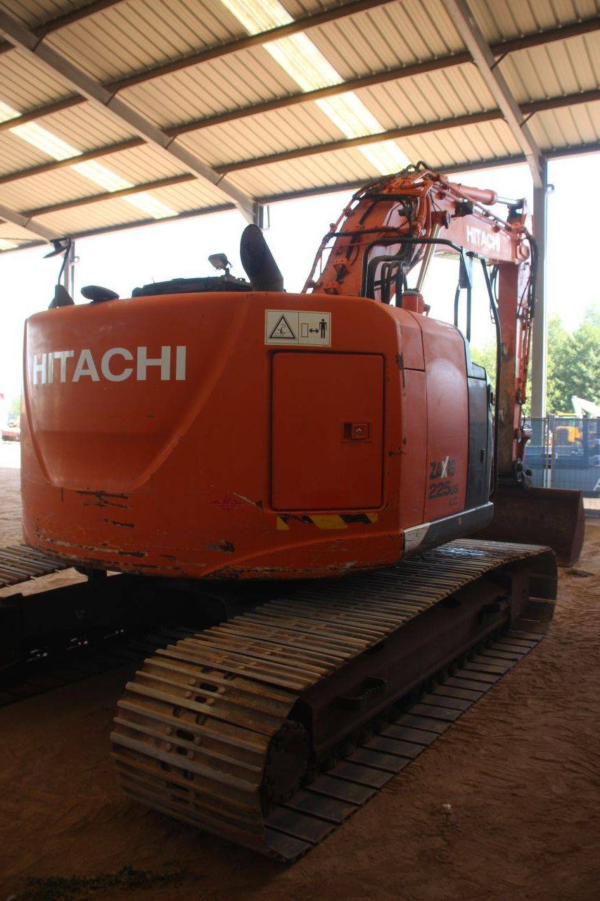 Rupsgraafmachine Hitachi ZX225USLC-5B Diesel 122kW 2014