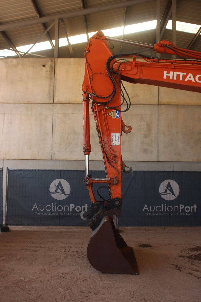 Rupsgraafmachine Hitachi ZX225USLC-5B Diesel 122kW 2014
