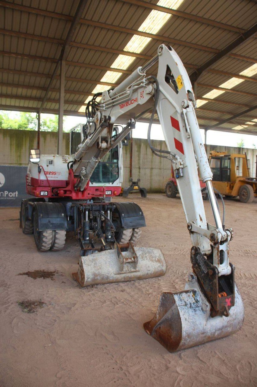 Radbagger Takeuchi TB295W Diesel 85kW 2018