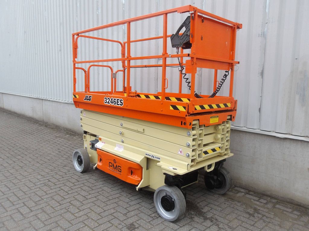 Schaarhoogwerker JLG 3246ES Elektrisch 11.75m 2015