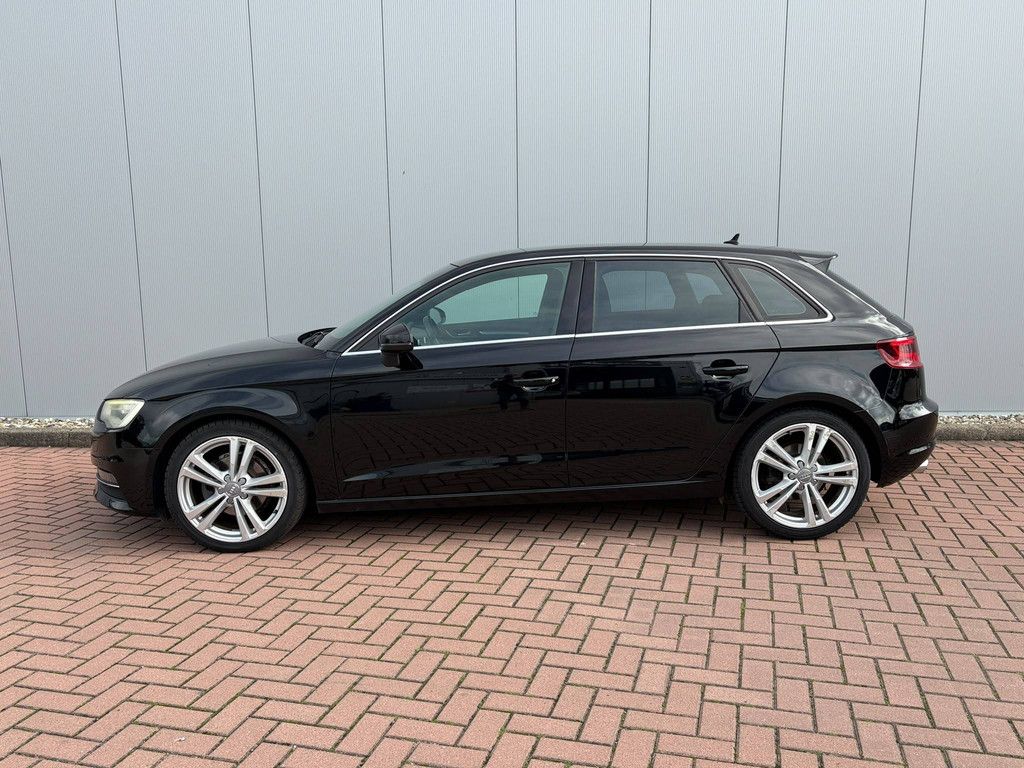 Passenger car Audi A3 Sportback 2.0 TDI Ambition S-line Diesel 150hp 2013 (Margin)