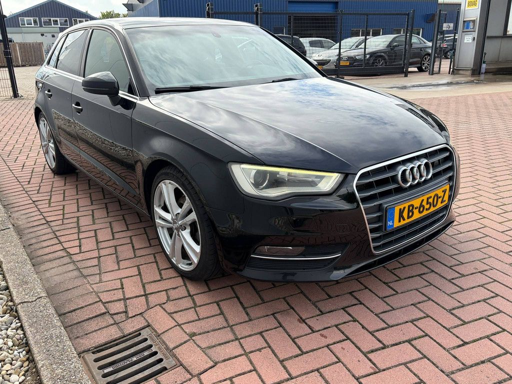 Passenger car Audi A3 Sportback 2.0 TDI Ambition S-line Diesel 150hp 2013 (Margin)