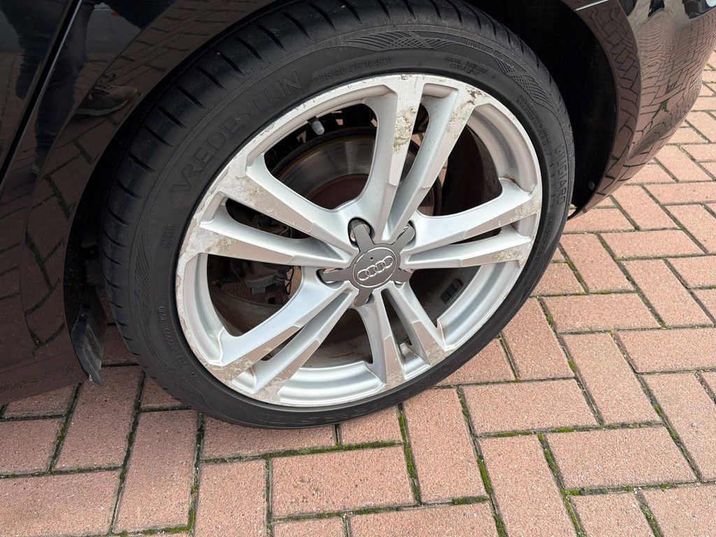 Passenger car Audi A3 Sportback 2.0 TDI Ambition S-line Diesel 150hp 2013 (Margin)