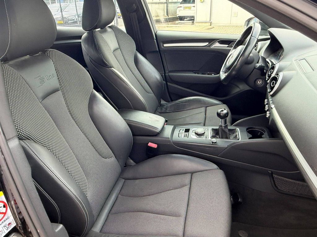 Passenger car Audi A3 Sportback 2.0 TDI Ambition S-line Diesel 150hp 2013 (Margin)