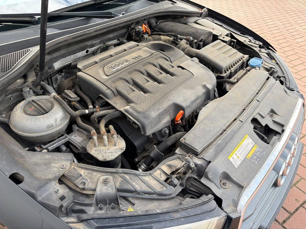 Passenger car Audi A3 Sportback 2.0 TDI Ambition S-line Diesel 150hp 2013 (Margin)