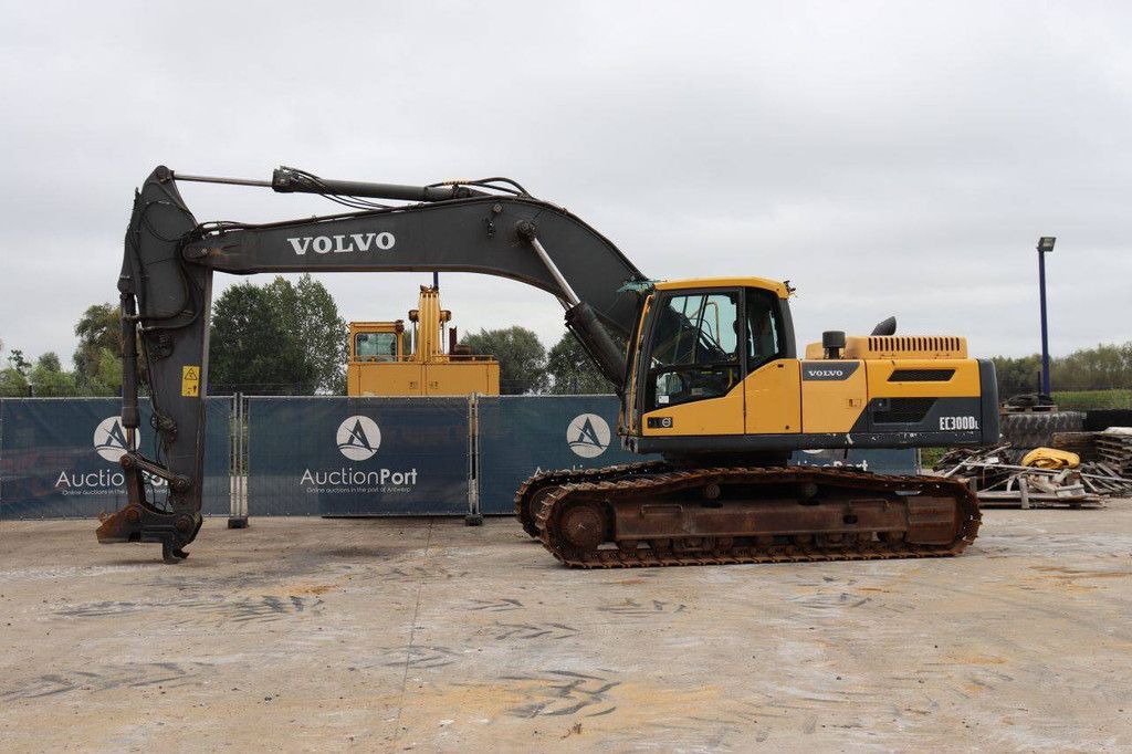 Crawler excavator Volvo EC300DL Diesel 170kW 2013