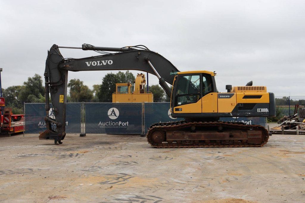 Crawler excavator Volvo EC300DL Diesel 170kW 2013