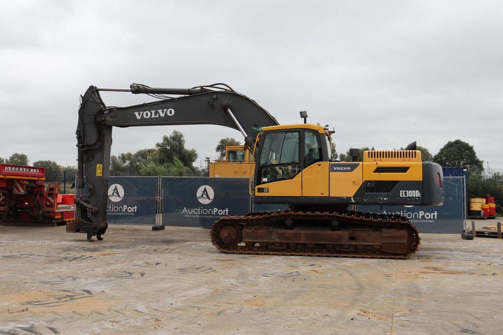 Crawler excavator Volvo EC300DL Diesel 170kW 2013