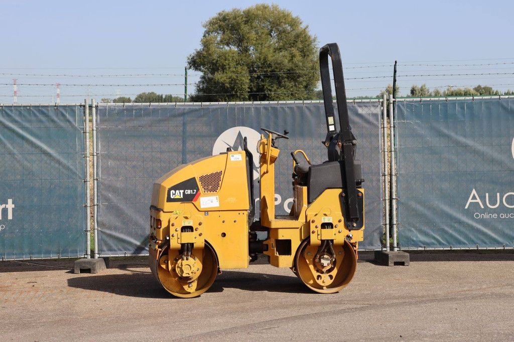 Tandem-Vibrationswalze Caterpillar CB1.7 Diesel 18,4 kW 2018