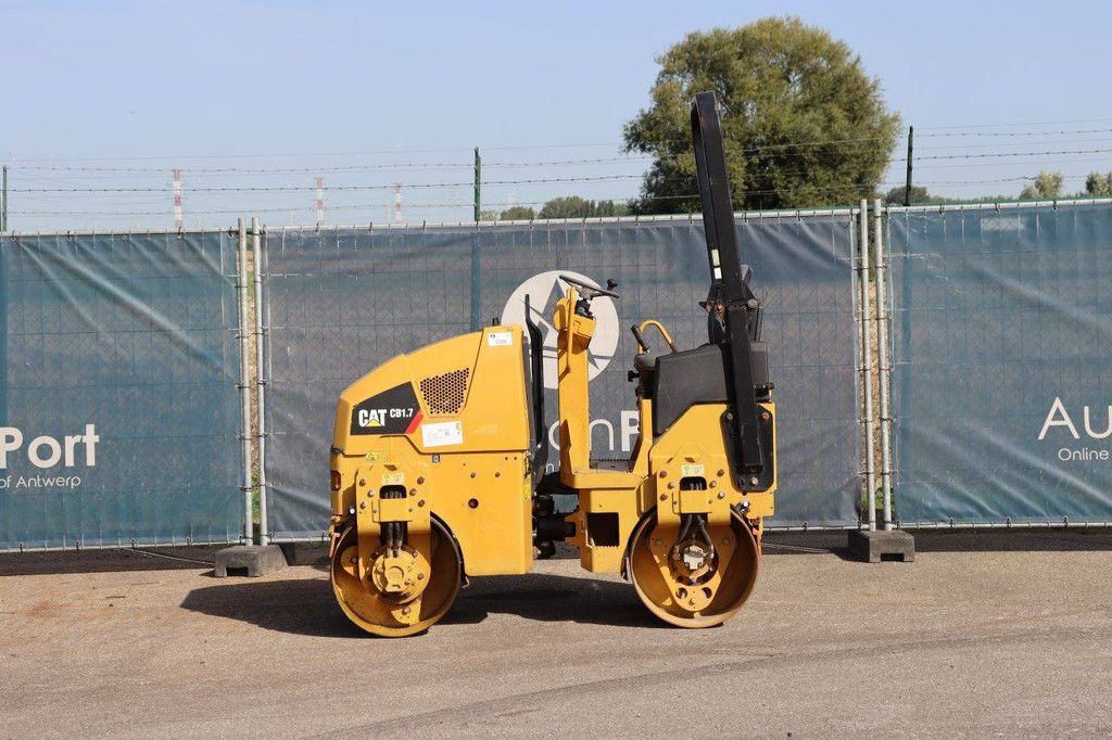 Tandem-Vibrationswalze Caterpillar CB1.7 Diesel 18,4 kW 2018