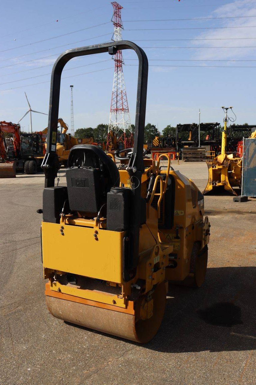 Tandem-Vibrationswalze Caterpillar CB1.7 Diesel 18,4 kW 2018