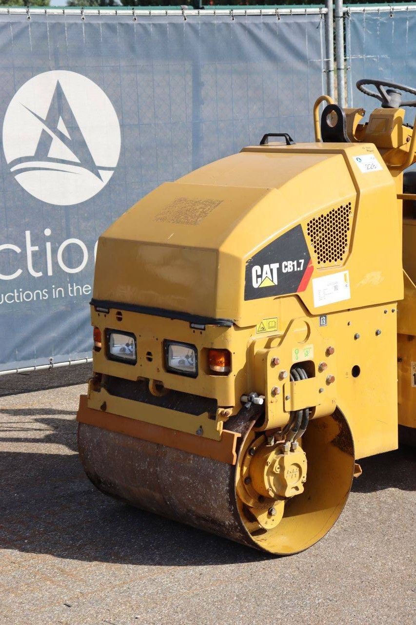 Tandem-Vibrationswalze Caterpillar CB1.7 Diesel 18,4 kW 2018