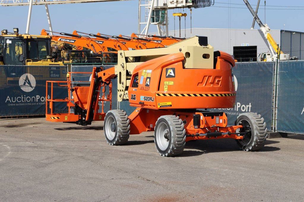 JLG EC520AJ Electric Articulated Boom Lift 250kg 18m 2021