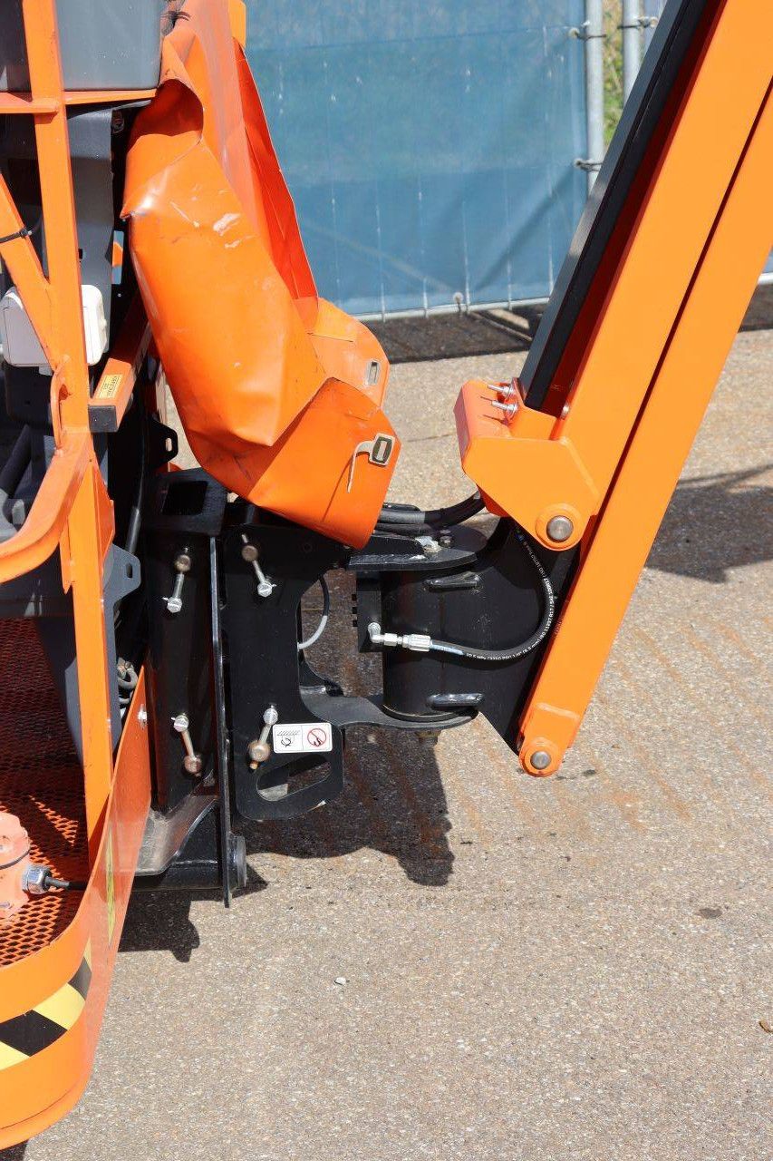 JLG EC520AJ Electric Articulated Boom Lift 250kg 18m 2021