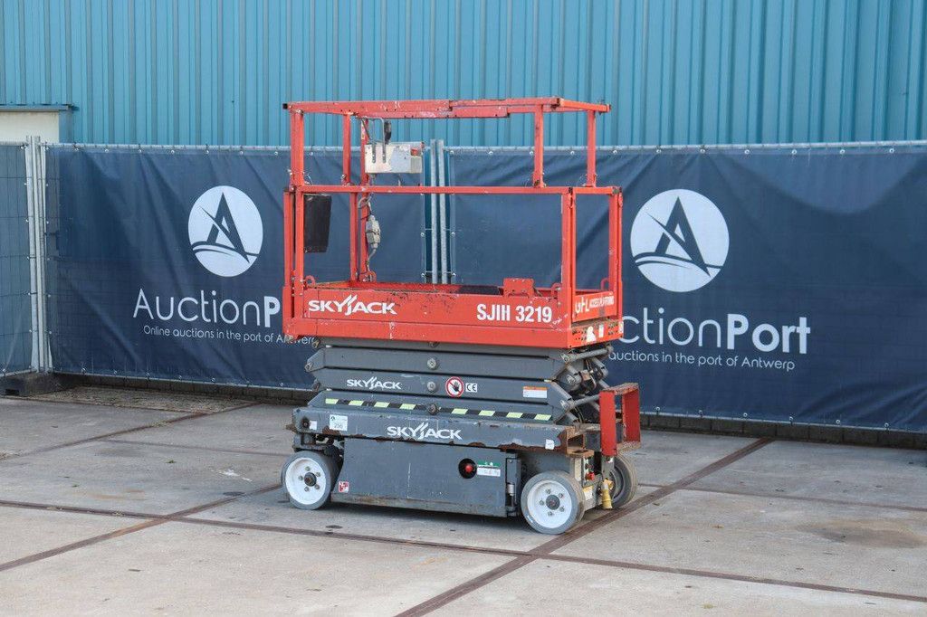 Skyjack SJIII-3219 Elektrische Scherenbühne 227 kg 7,8 m 2017
