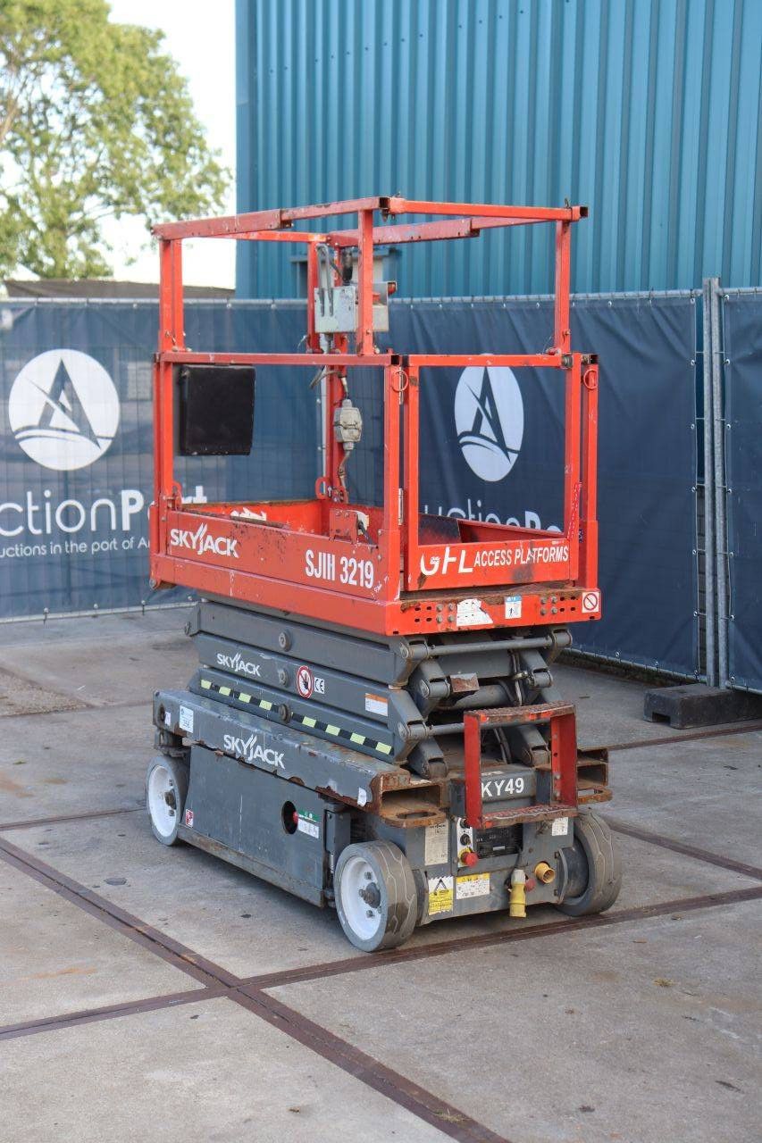 Skyjack SJIII-3219 Elektrische Scherenbühne 227 kg 7,8 m 2017