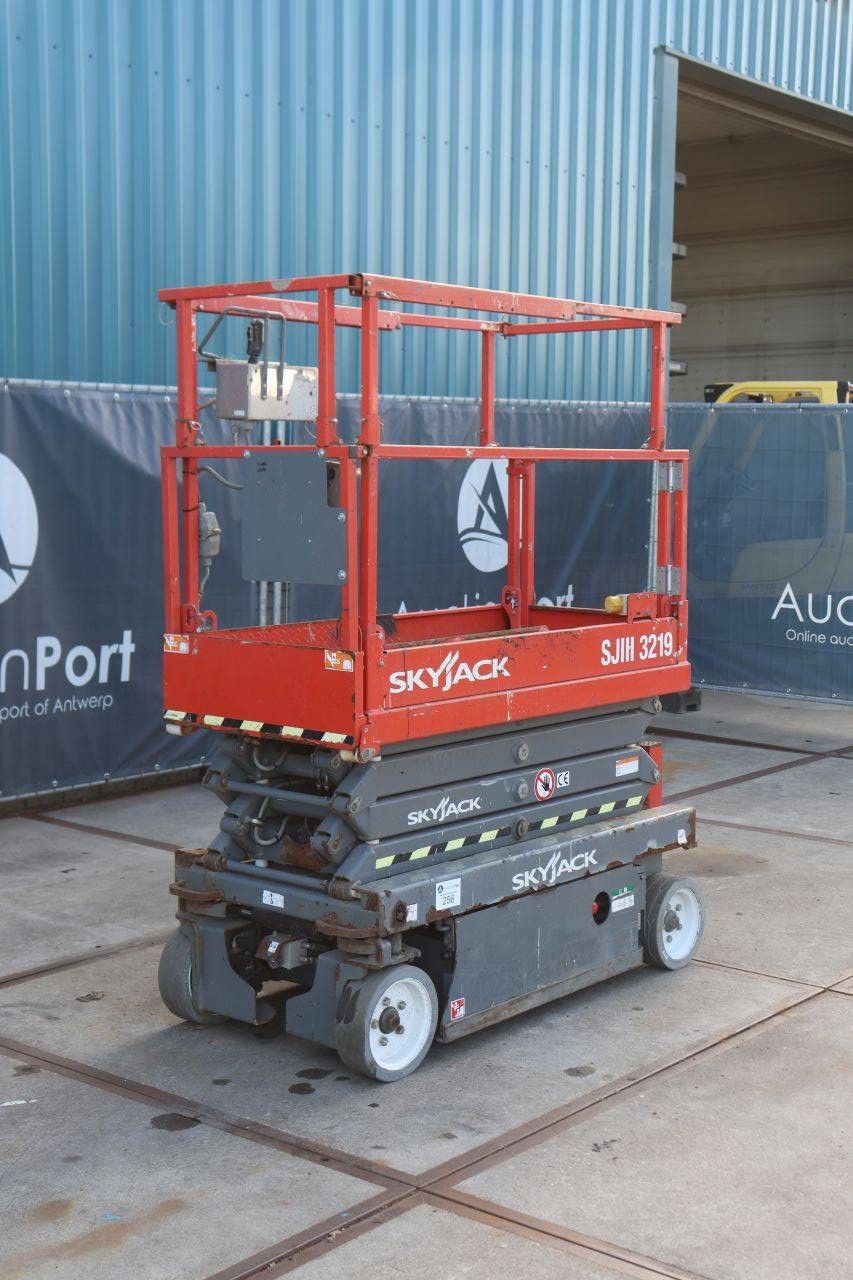 Skyjack SJIII-3219 Elektrische Scherenbühne 227 kg 7,8 m 2017