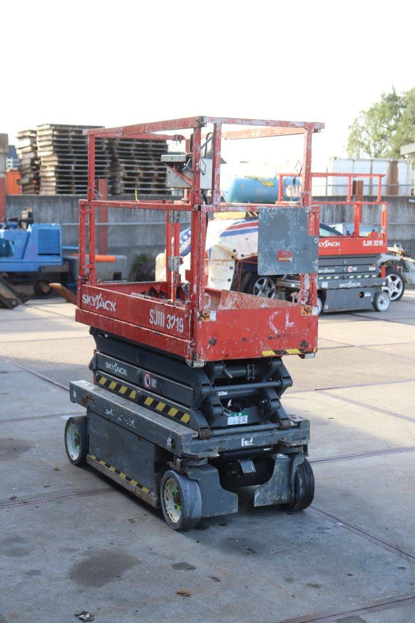 Skyjack SJIII-3219 Electric Scissor Lift 227kg 7.8m 2017