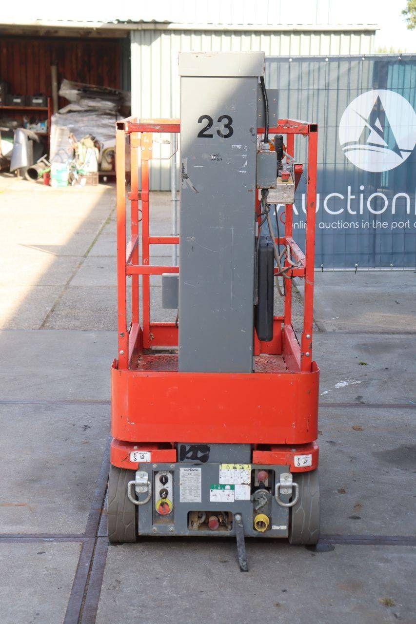 Skyjack SJ16 Electric Mast Lift 227kg 5.6m 2016