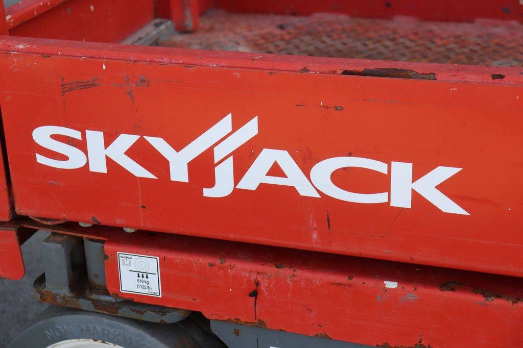 Skyjack SJ16 Electric Mast Lift 227kg 5.6m 2016